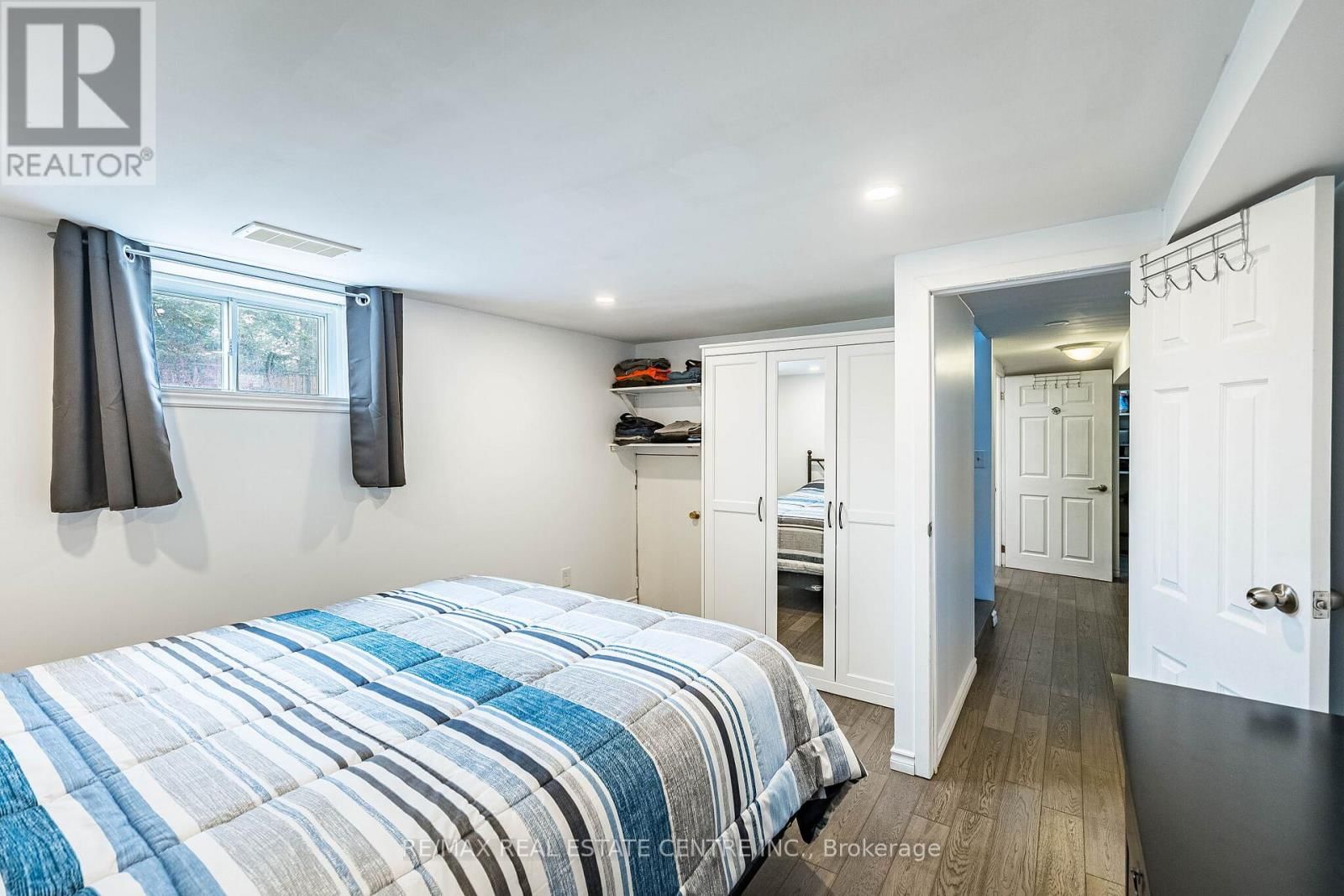 40 ELLIS CRESCENT NORTH Image 40