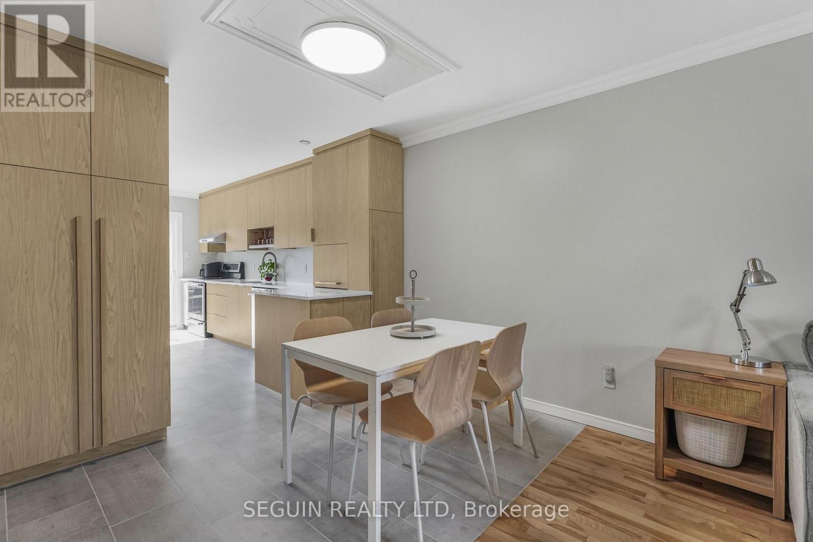 77 RICHARD STREET Image 16