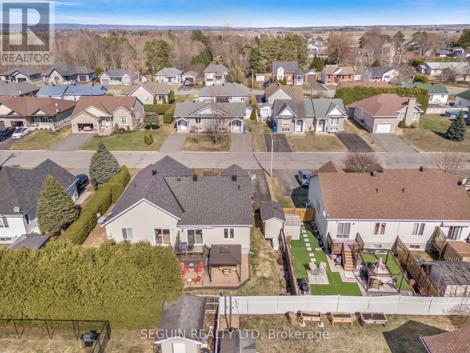 77 RICHARD STREET Image 33