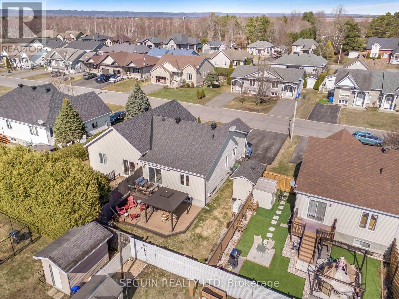 77 RICHARD STREET Image 34