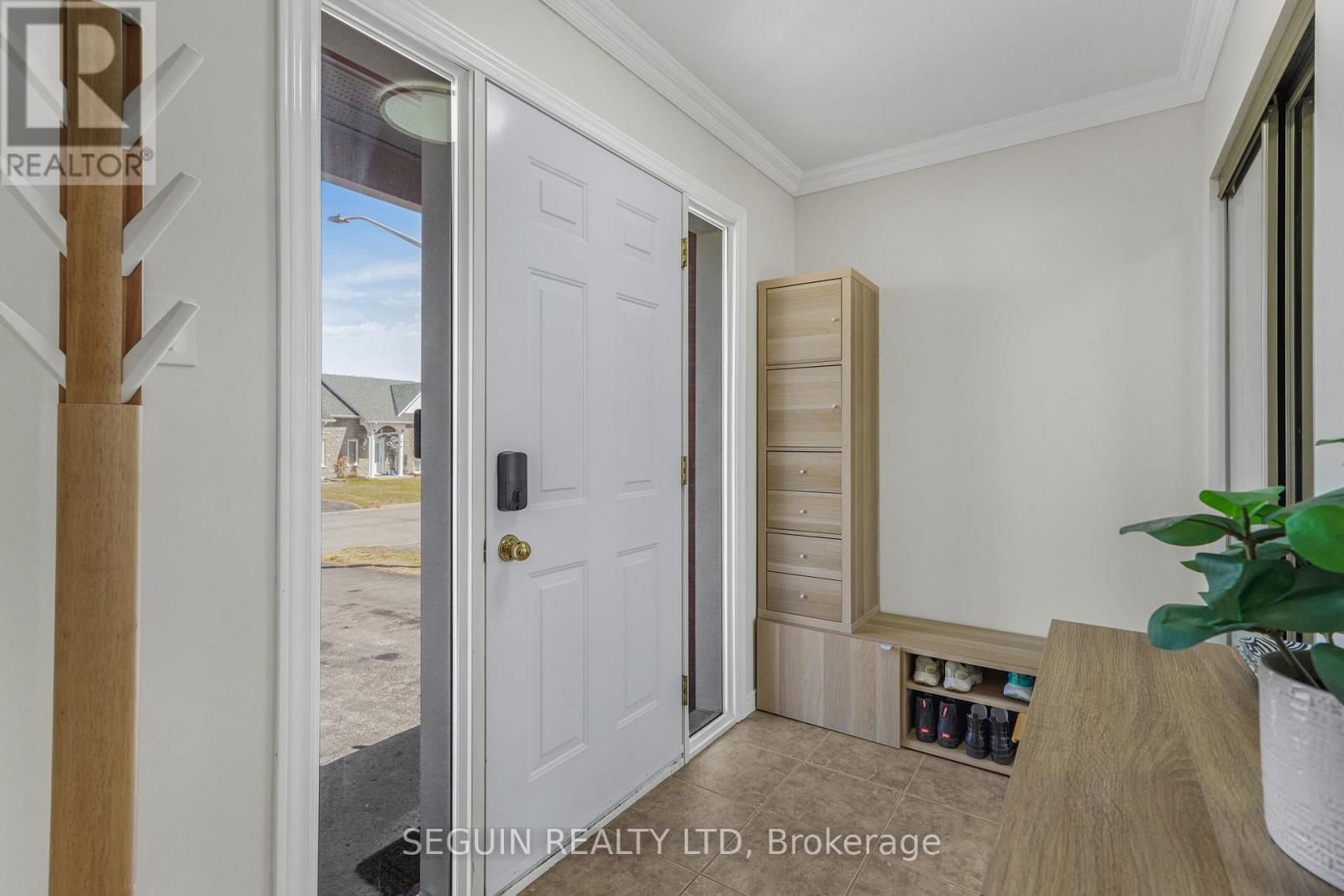 77 RICHARD STREET Image 5