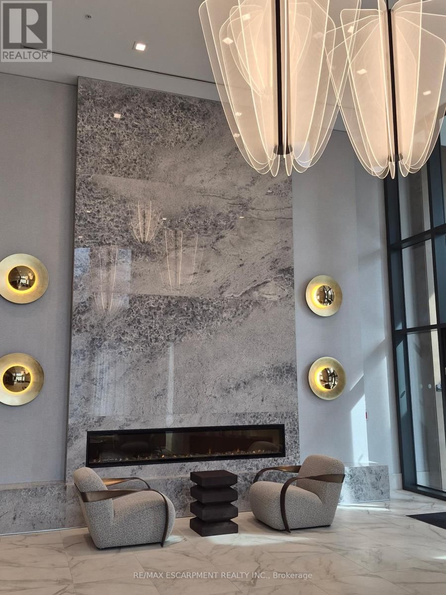 818 - 75 JAMES STREET SOUTH Image 1