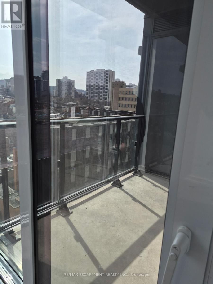 818 - 75 JAMES STREET SOUTH Image 13