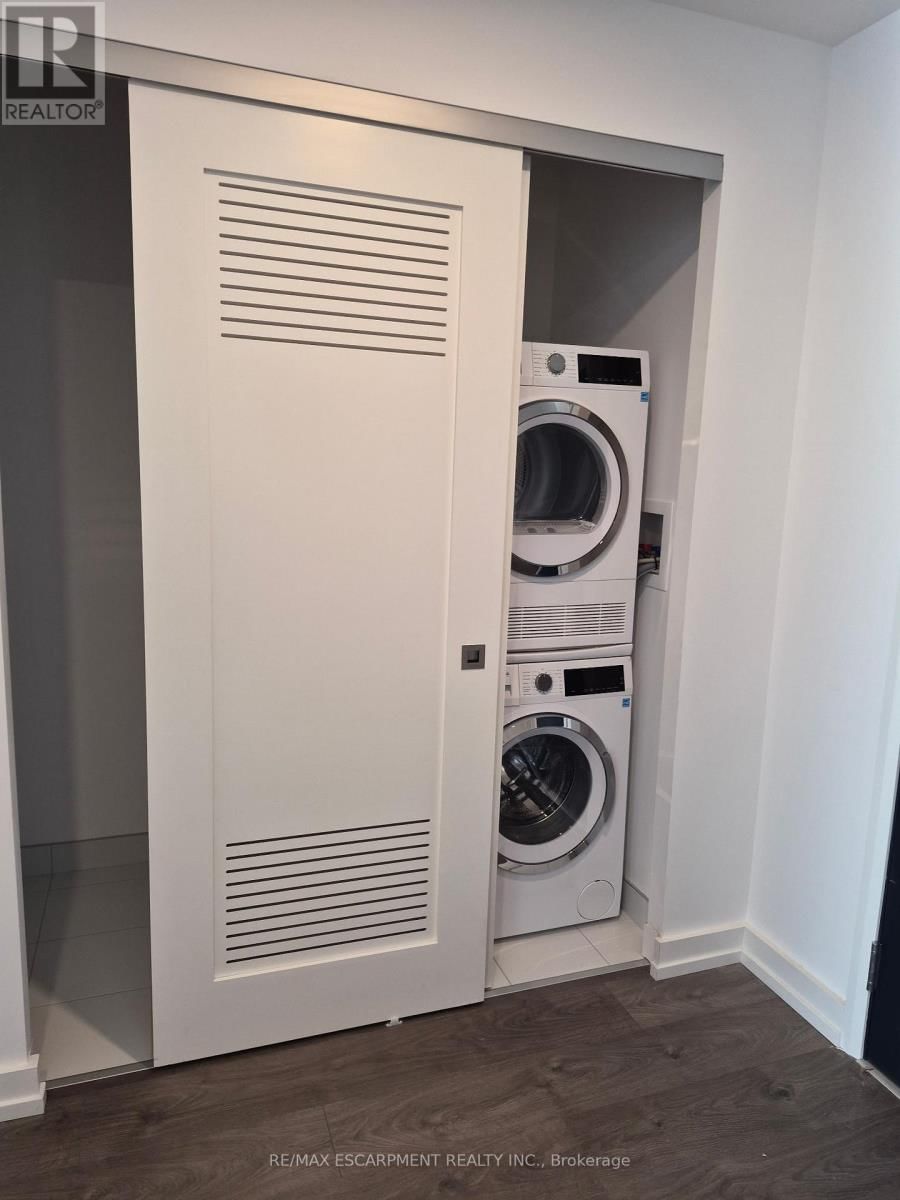 818 - 75 JAMES STREET SOUTH Image 16