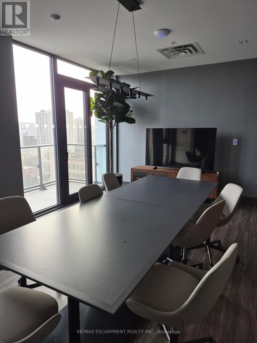 818 - 75 JAMES STREET SOUTH Image 24