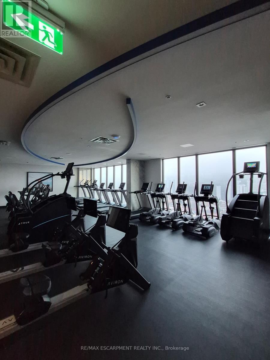 818 - 75 JAMES STREET SOUTH Image 33