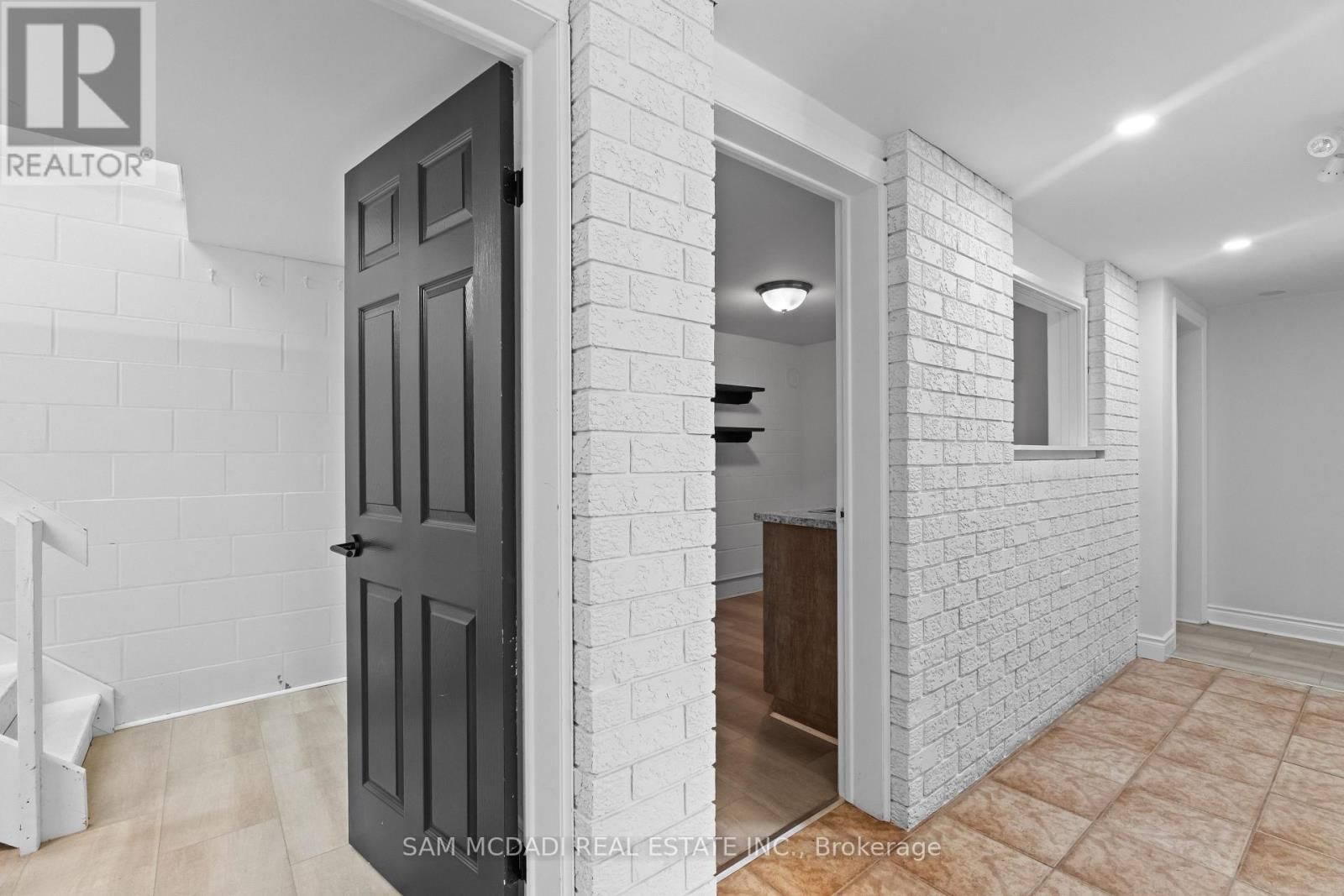 1 - 295 ALMA STREET Image 19