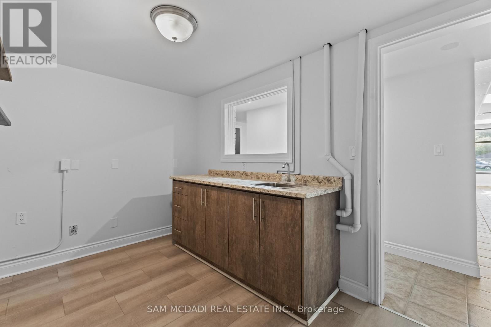 1 - 295 ALMA STREET Image 21