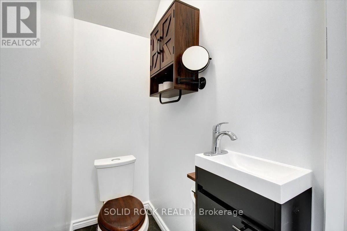 513 ROMAINE STREET Image 15