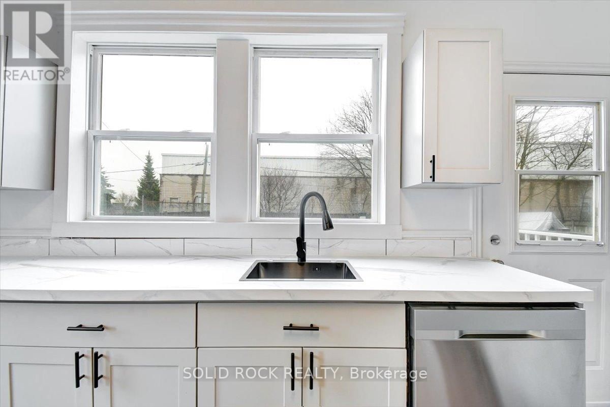 513 ROMAINE STREET Image 8