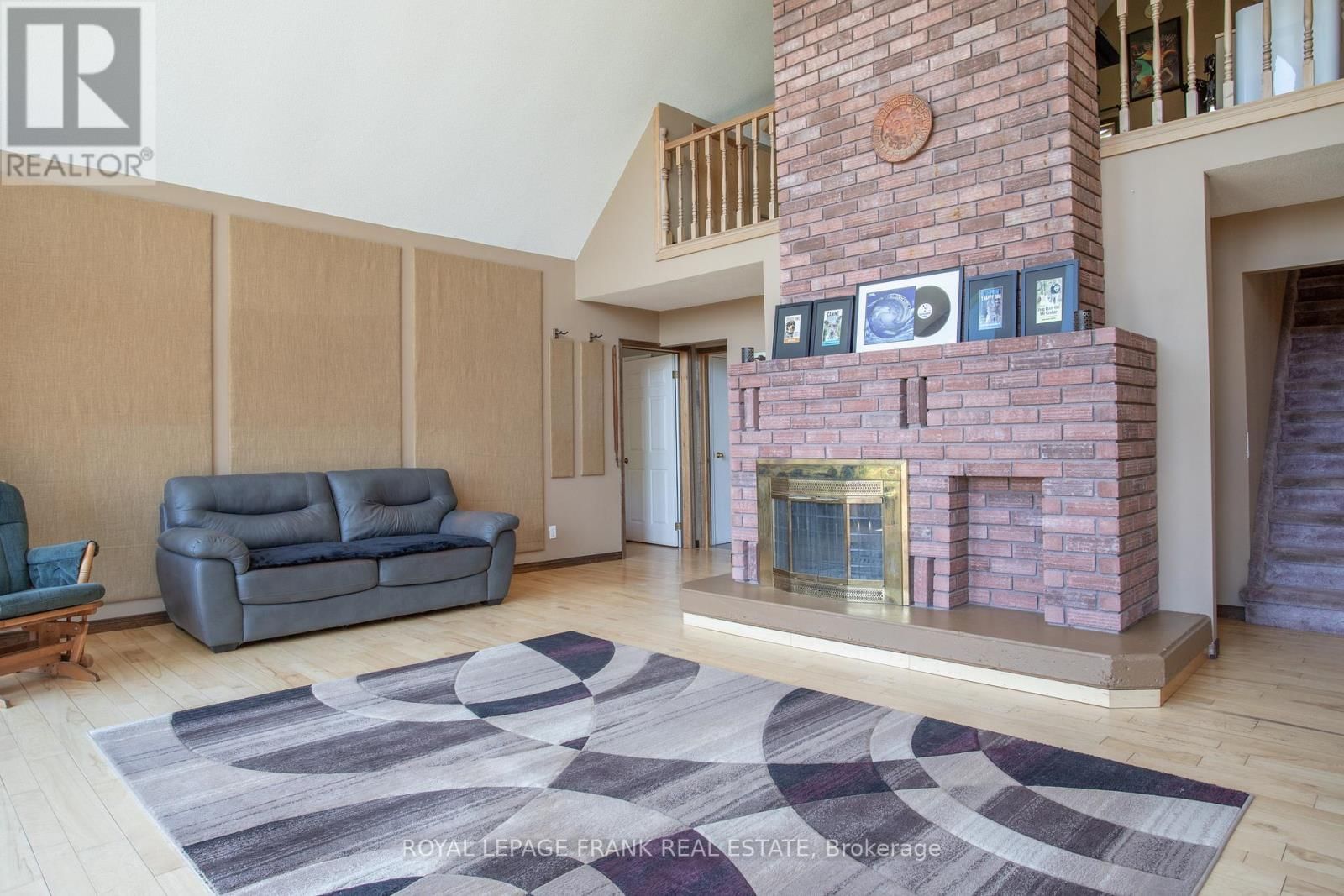 884 CENTRE LINE ROAD Image 12