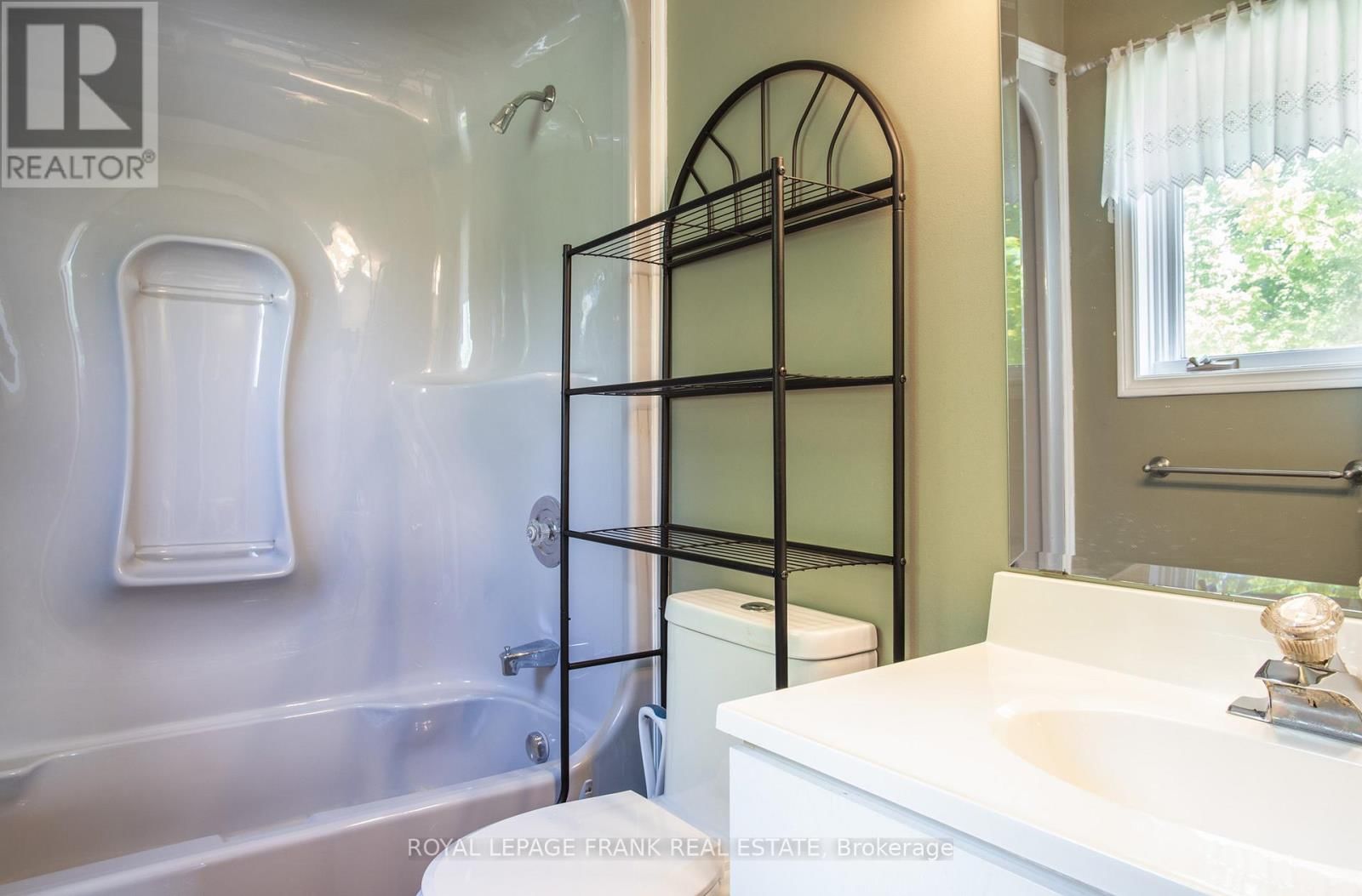 884 CENTRE LINE ROAD Image 21