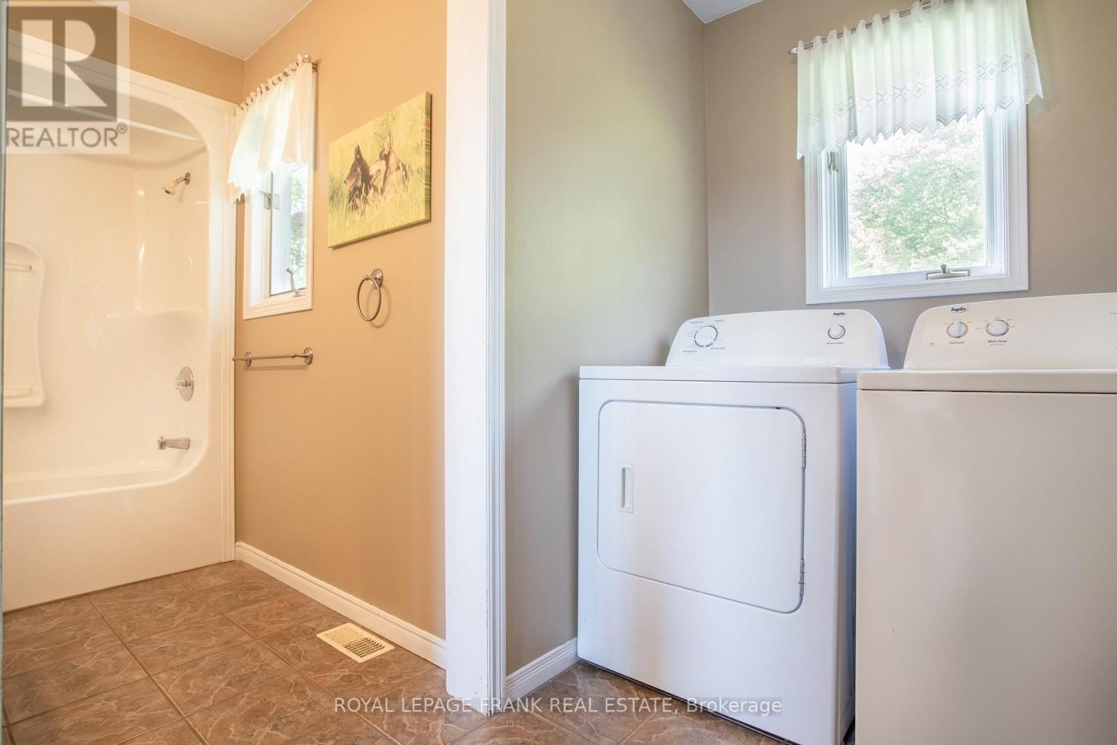 884 CENTRE LINE ROAD Image 23