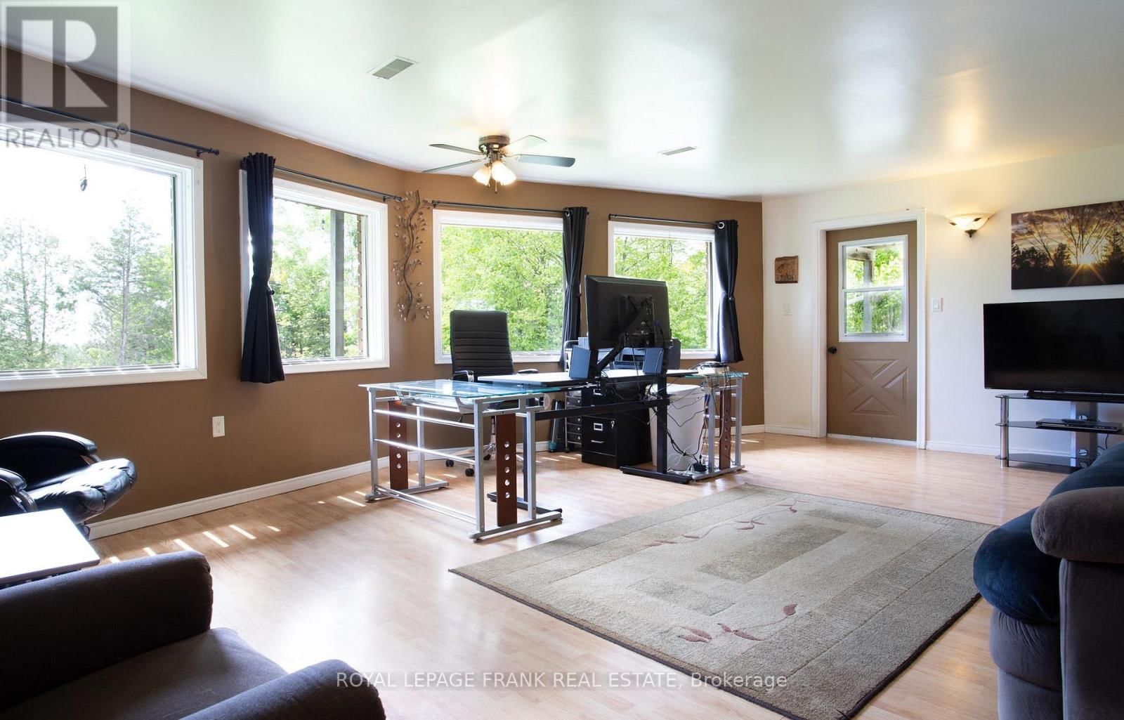 884 CENTRE LINE ROAD Image 24