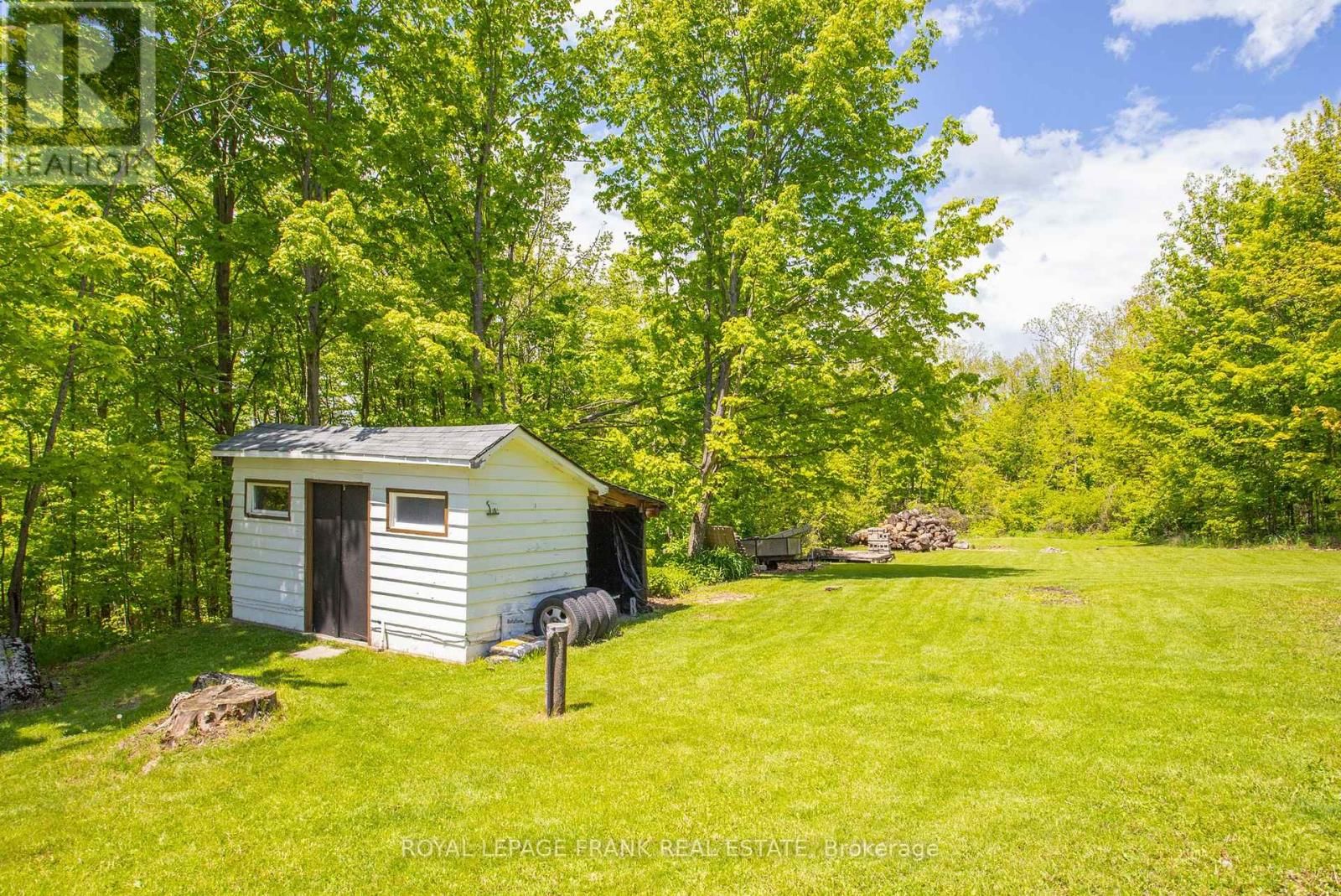 884 CENTRE LINE ROAD Image 30