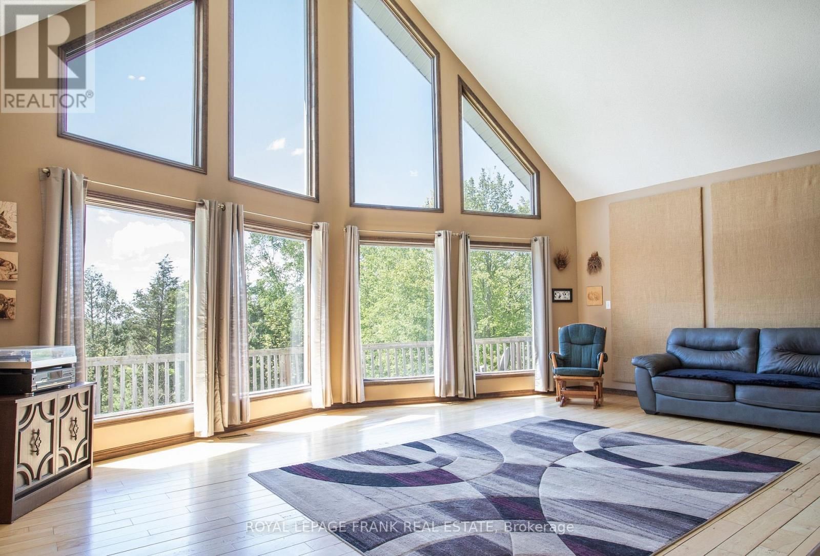 884 CENTRE LINE ROAD Image 9