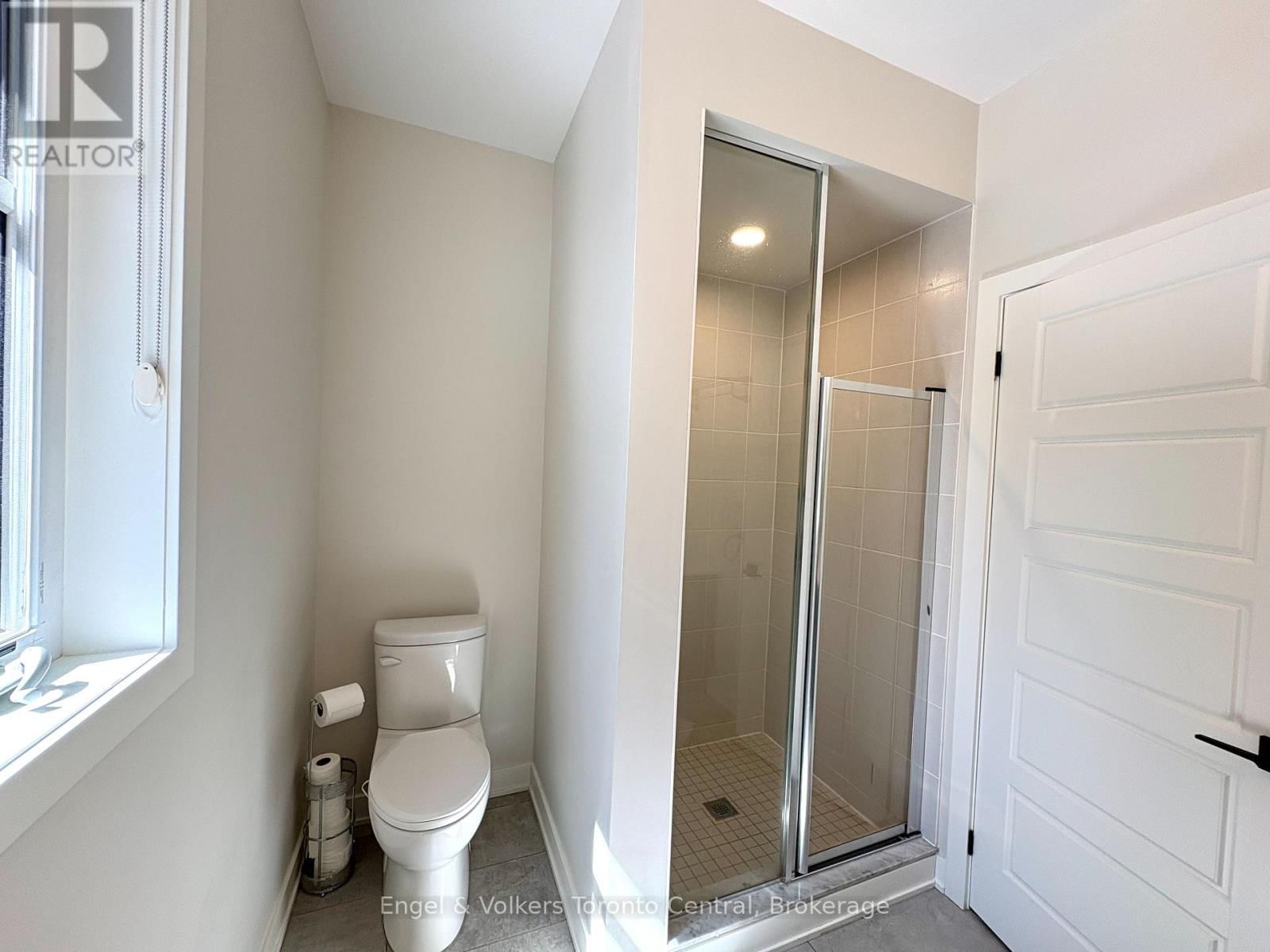 39 - 1050 GREENSVIEW DRIVE Image 16