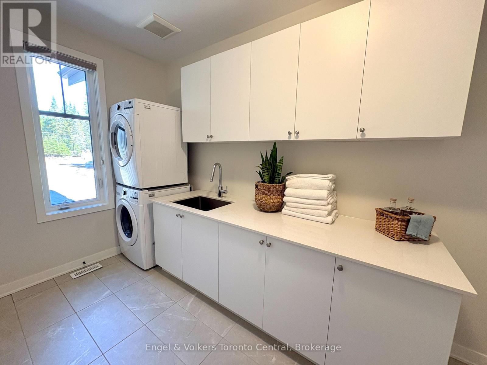 39 - 1050 GREENSVIEW DRIVE Image 17