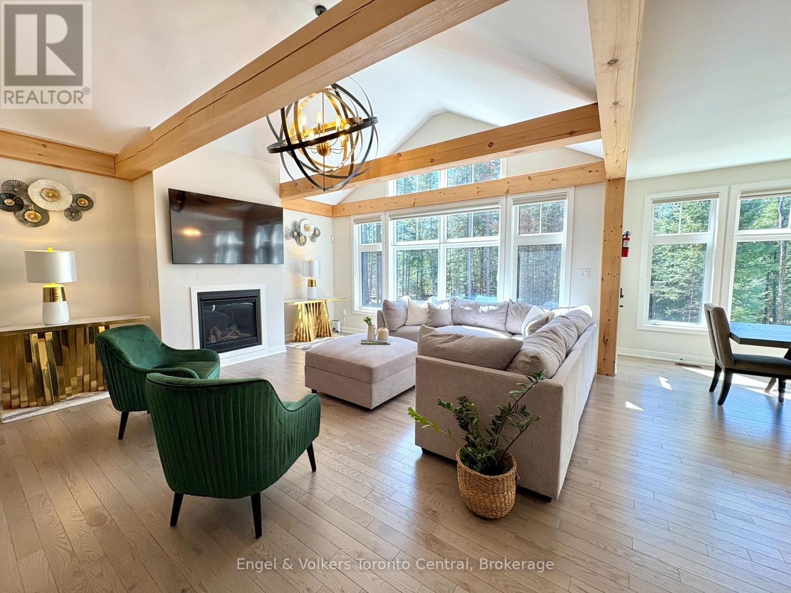 39 - 1050 GREENSVIEW DRIVE Image 4