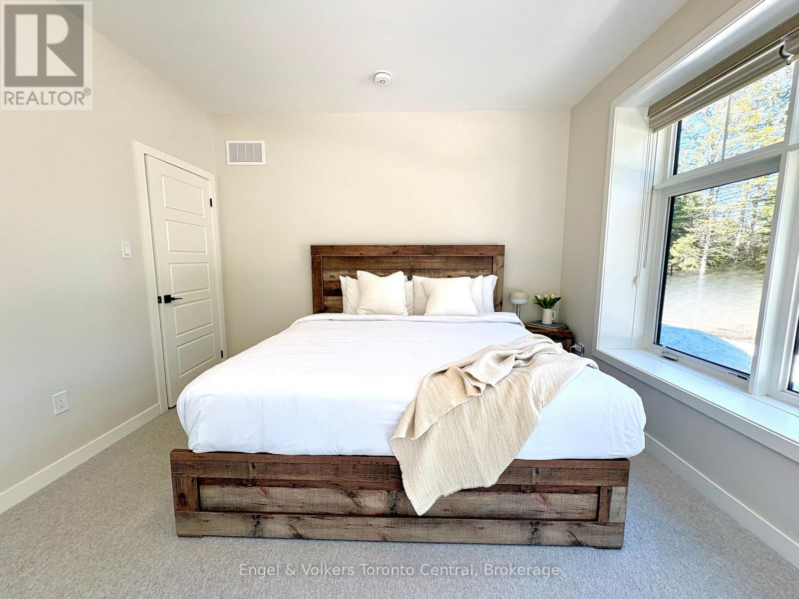 39 - 1050 GREENSVIEW DRIVE Image 7