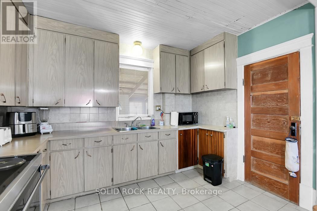 11049 GILMOUR ROAD Image 11