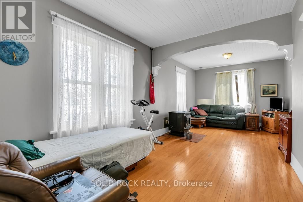 11049 GILMOUR ROAD Image 6