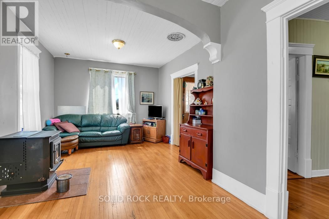 11049 GILMOUR ROAD Image 7