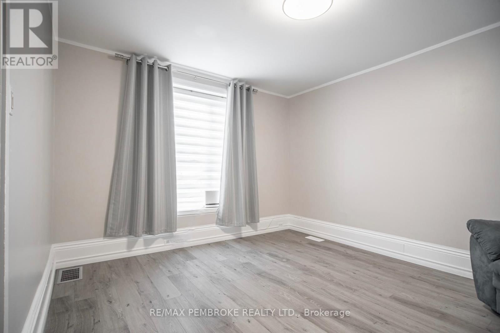 539 MCGEE STREET Image 7