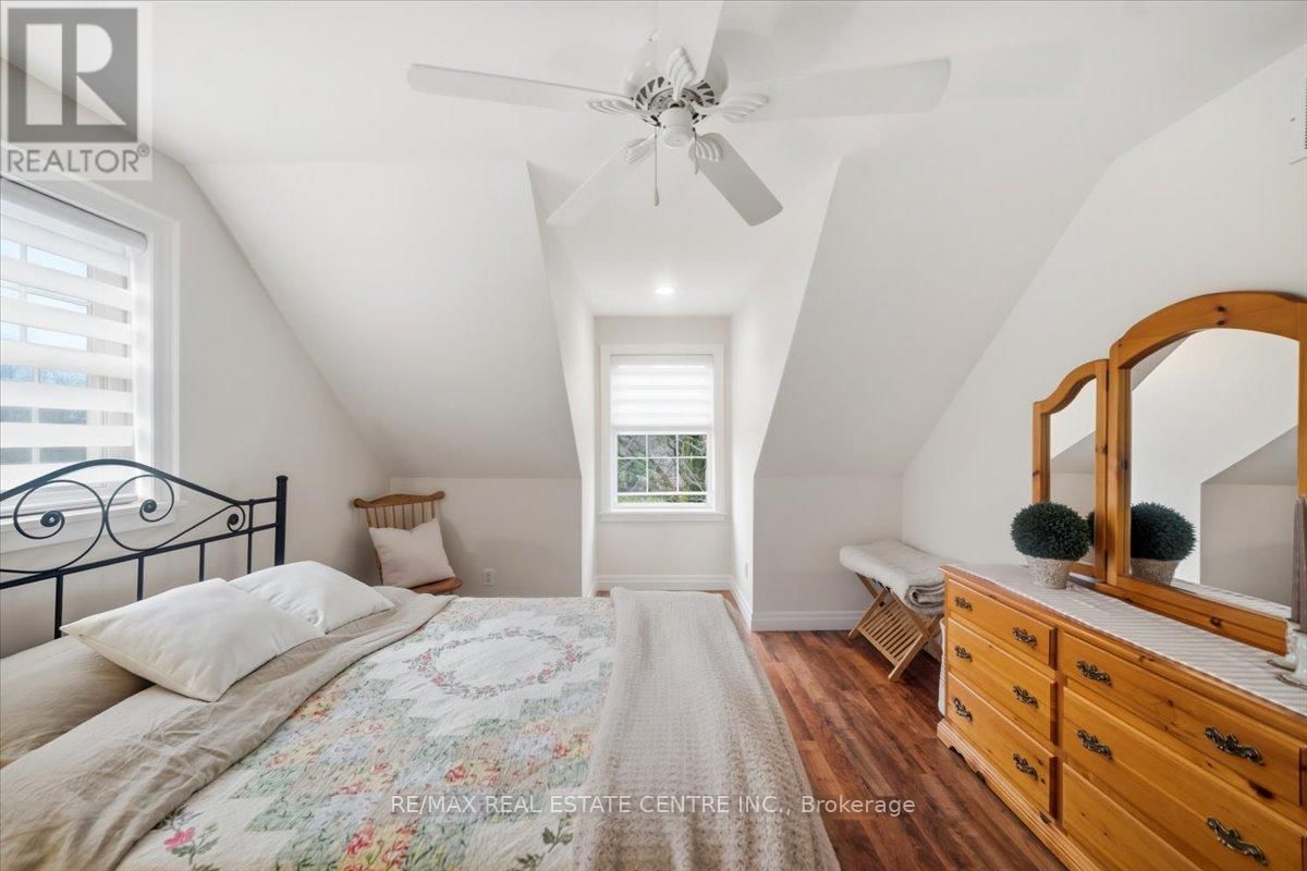 653 GLEN MORRIS ROAD WEST Image 24