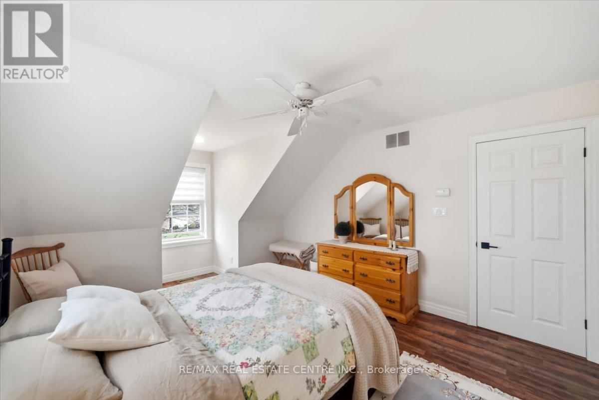 653 GLEN MORRIS ROAD WEST Image 25