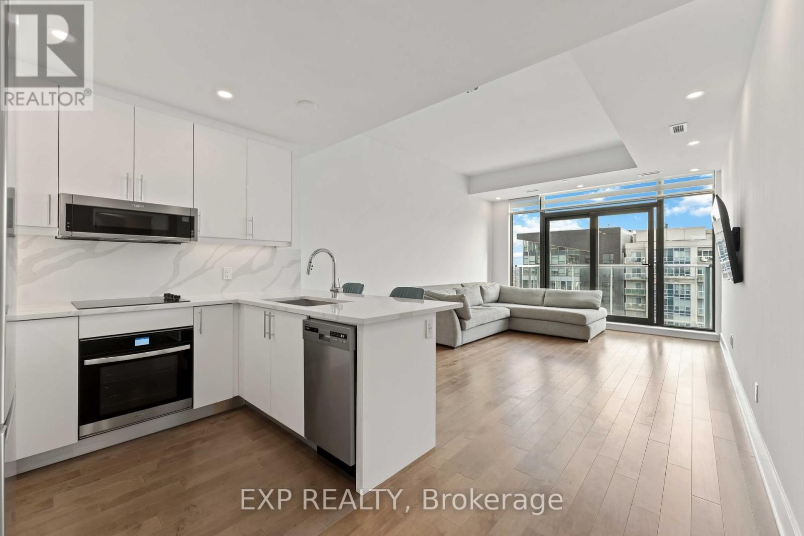 2607 - 180 GEORGE STREET Image 10