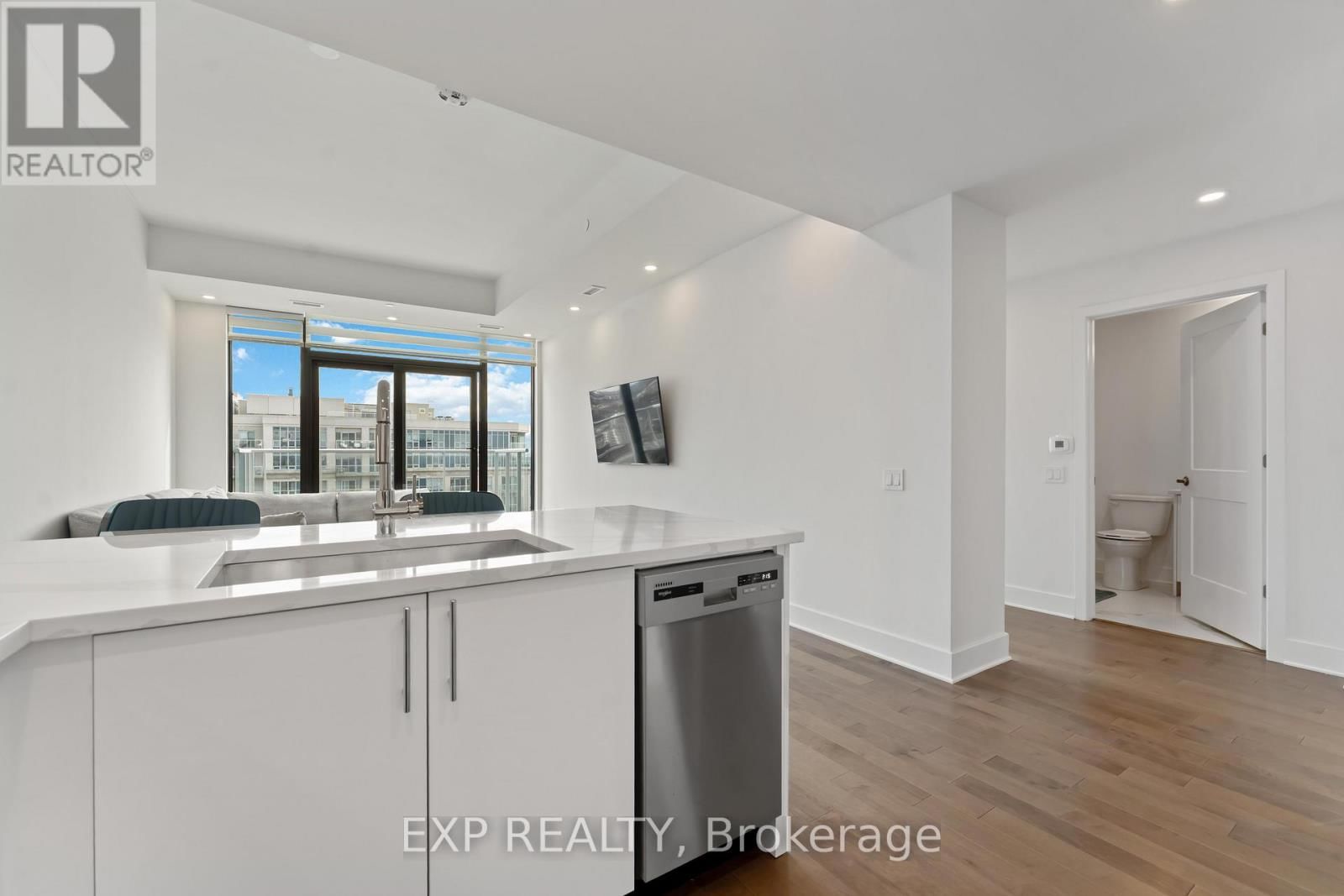 2607 - 180 GEORGE STREET Image 16