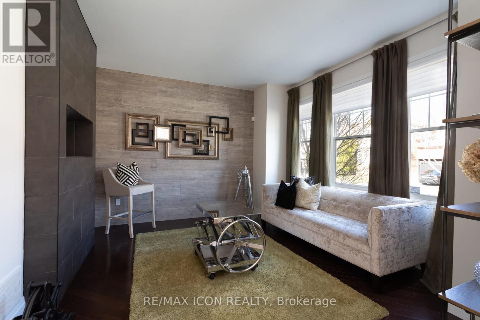 103 GLAZEBROOK CRESCENT Image 2