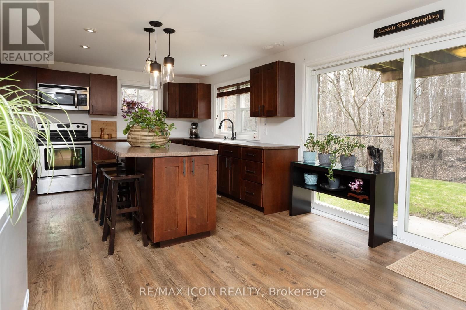 103 GLAZEBROOK CRESCENT Image 23