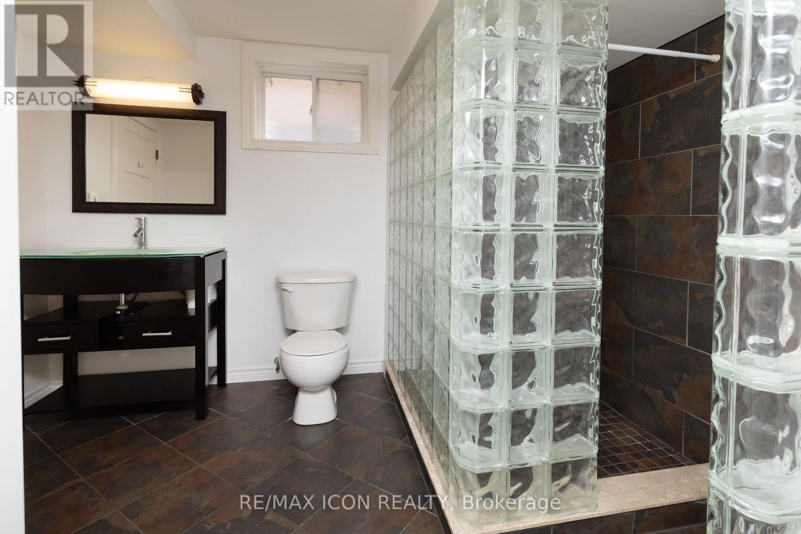 103 GLAZEBROOK CRESCENT Image 28