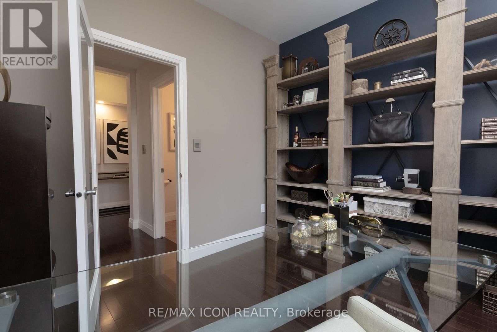 103 GLAZEBROOK CRESCENT Image 4