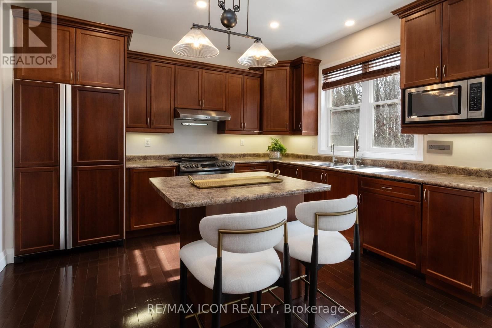 103 GLAZEBROOK CRESCENT Image 7