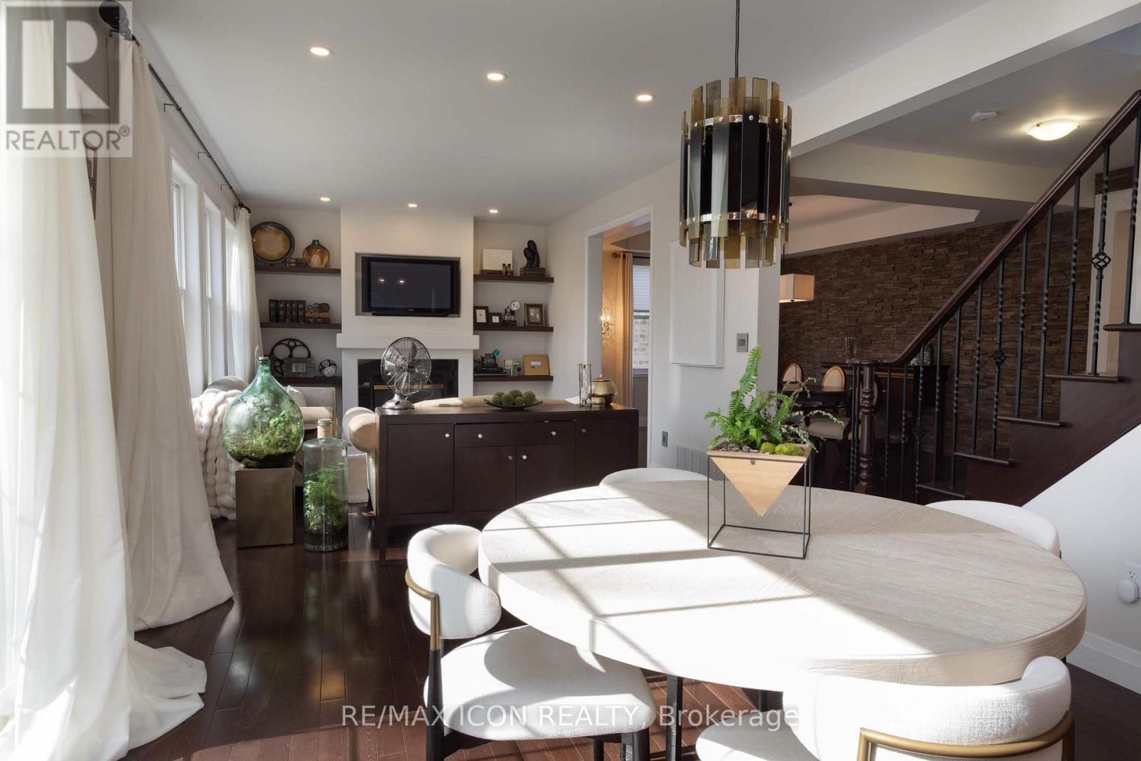 103 GLAZEBROOK CRESCENT Image 9