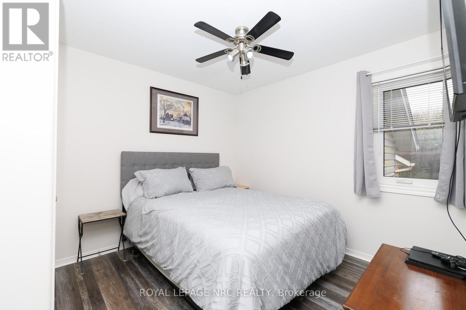 2343 JESSIE CRESCENT Image 24