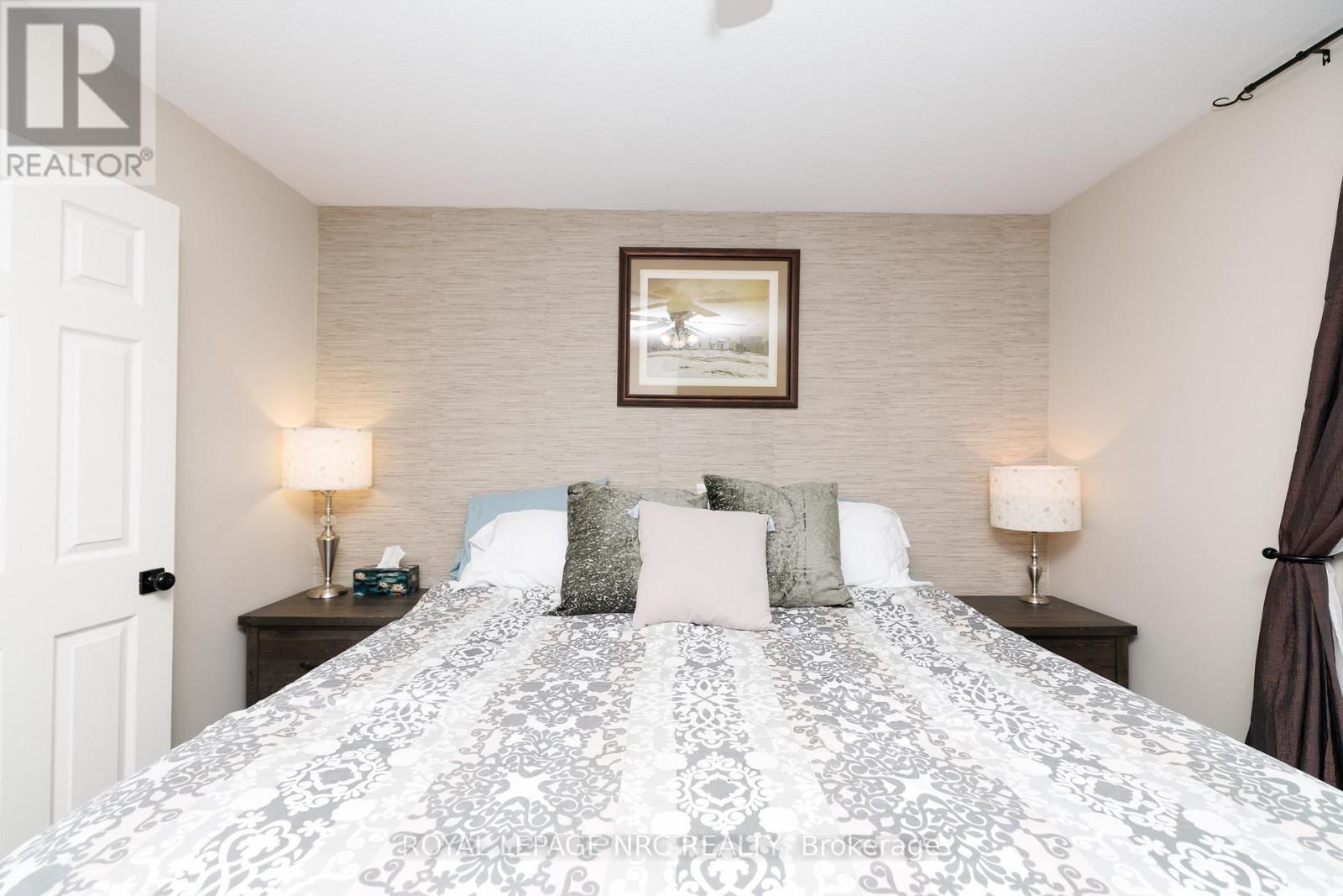 2343 JESSIE CRESCENT Image 27