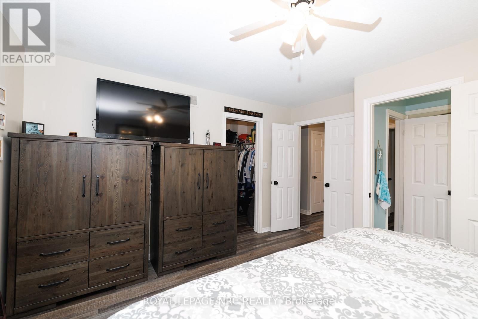 2343 JESSIE CRESCENT Image 28