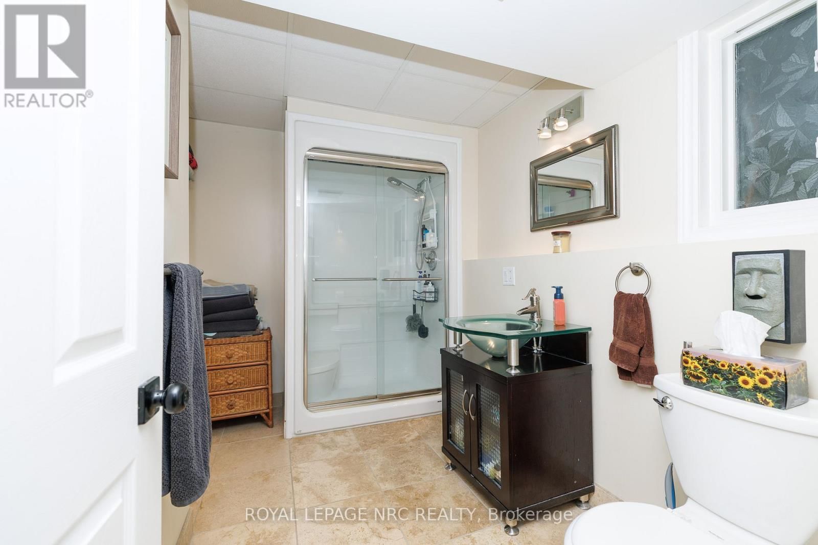 2343 JESSIE CRESCENT Image 37