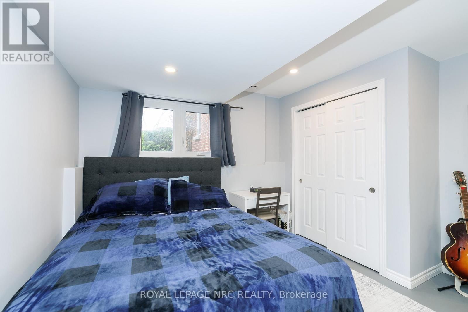 2343 JESSIE CRESCENT Image 39