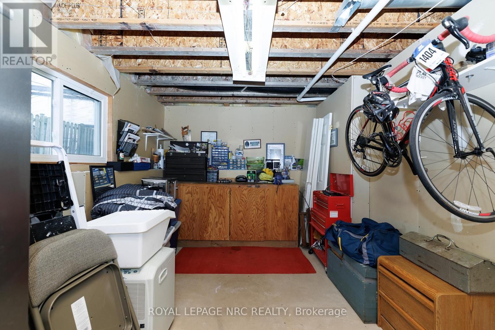 2343 JESSIE CRESCENT Image 41