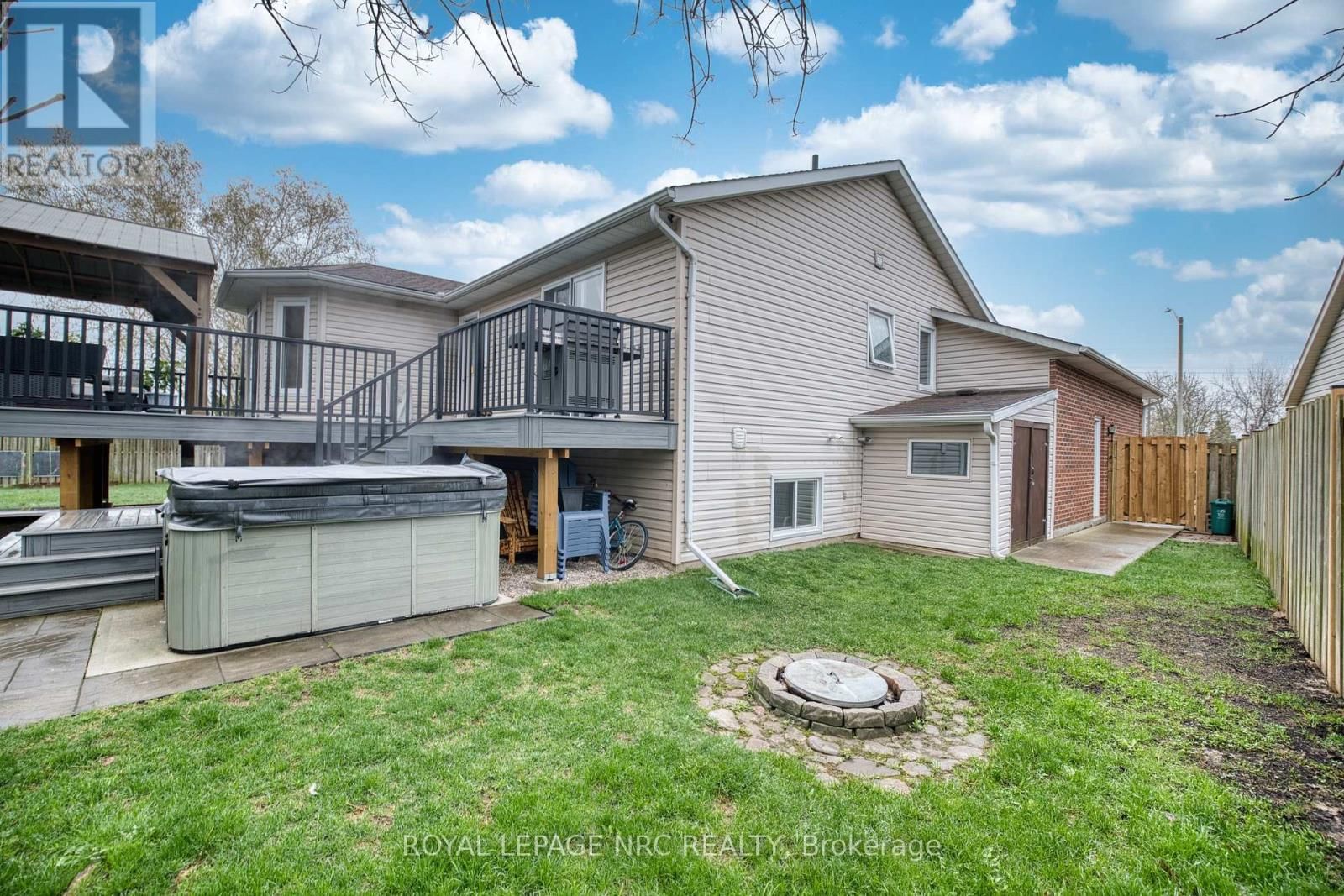 2343 JESSIE CRESCENT Image 43