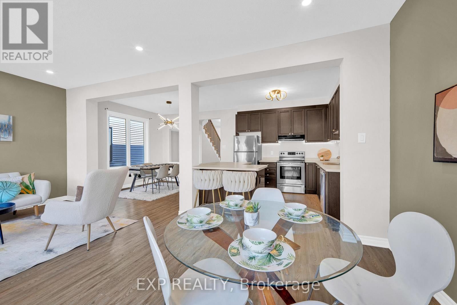 215 MERAK WAY Image 12