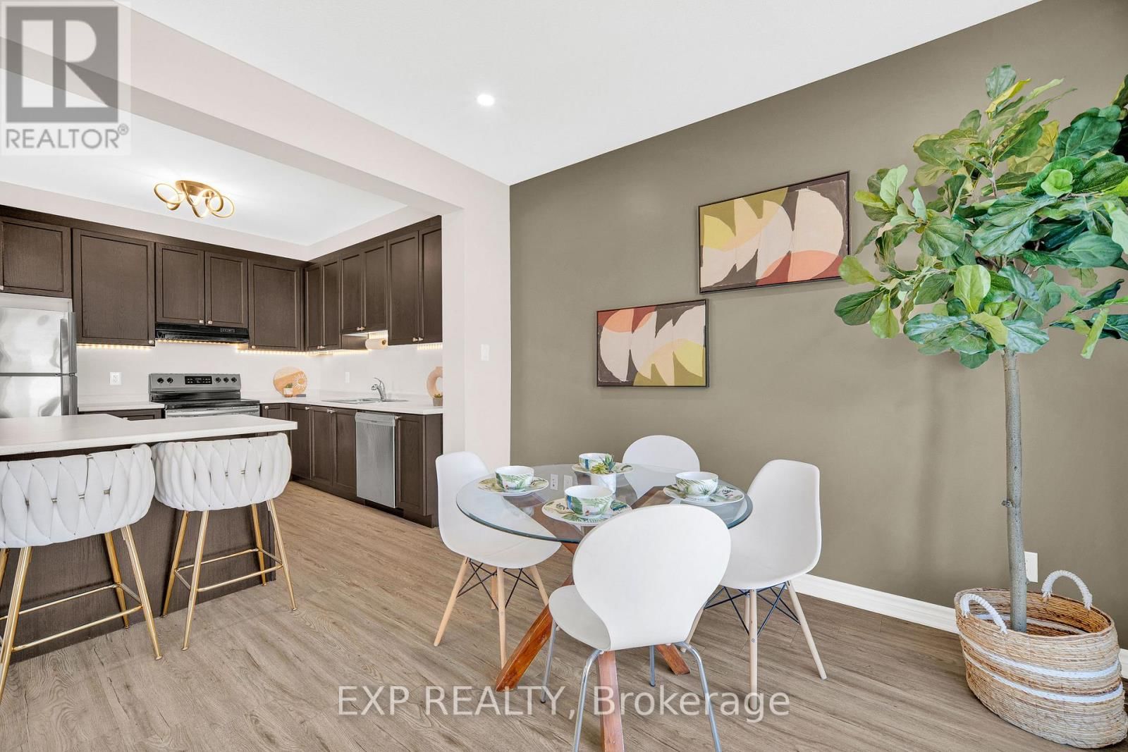 215 MERAK WAY Image 13