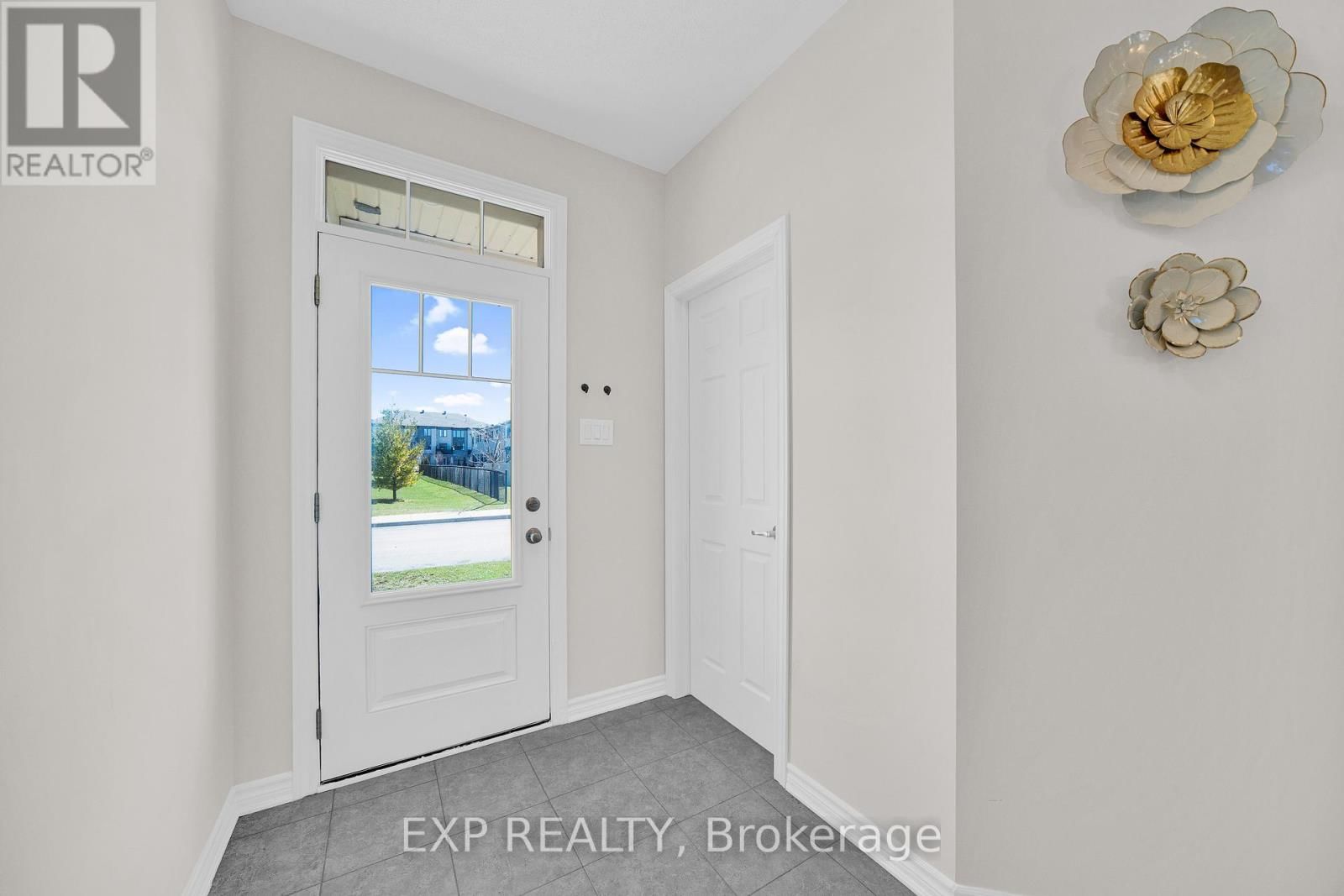 215 MERAK WAY Image 15