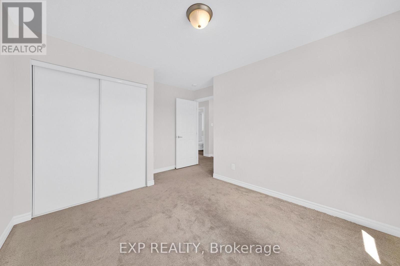 215 MERAK WAY Image 25