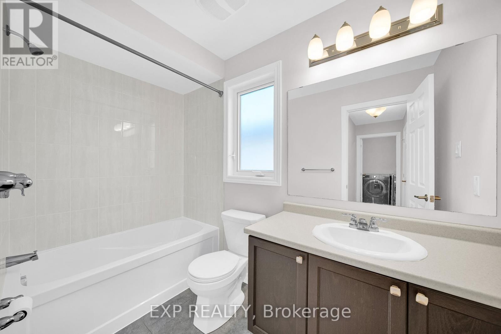 215 MERAK WAY Image 27